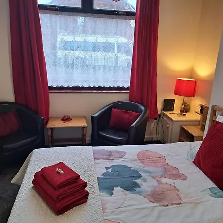 Nina'S Cozy Lodge Wigan Exterior photo