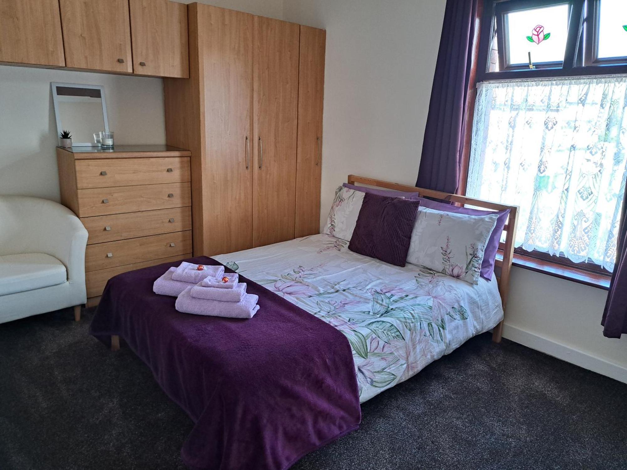 Nina's Cozy * Wigan